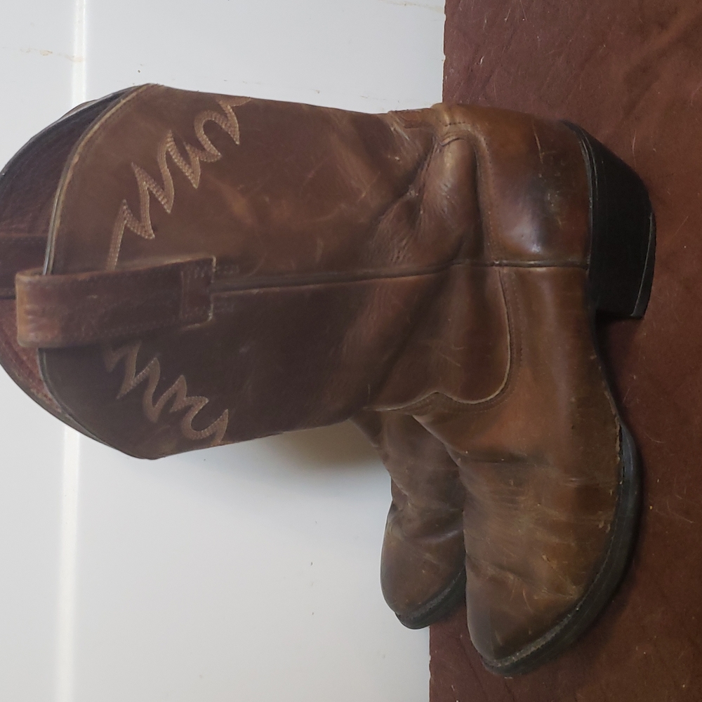 Ariat cowboy boots